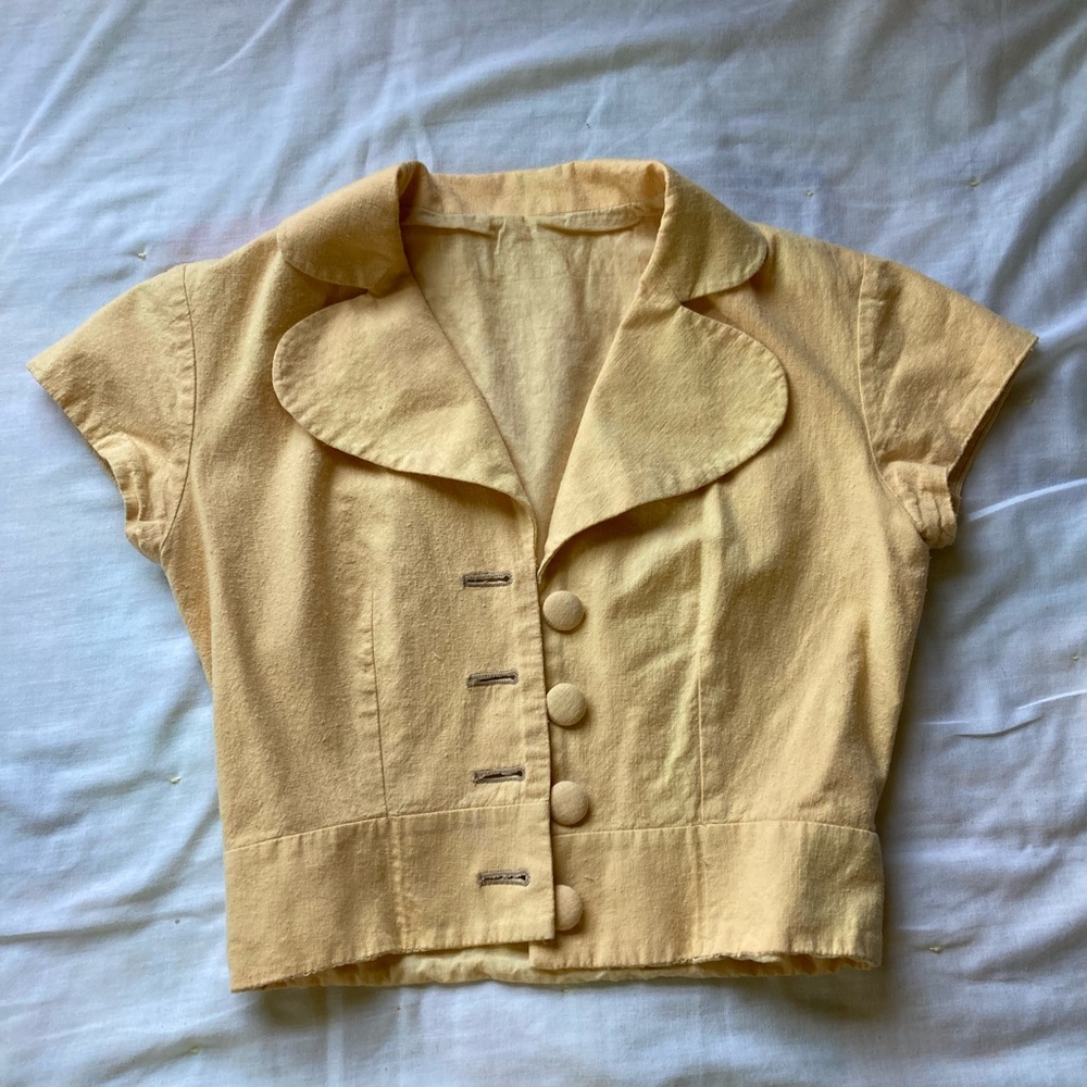 Vintage Style Yellow/Melon Cropped top size XS